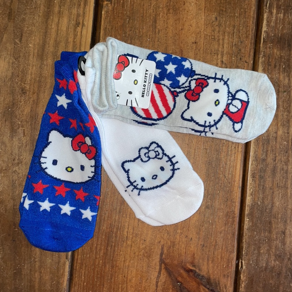 Hello Kitty Socks - Picture 10 of 16